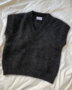 Weekend Slipover V-neck by PetiteKnit, in English